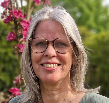 Tineke - Psychologist